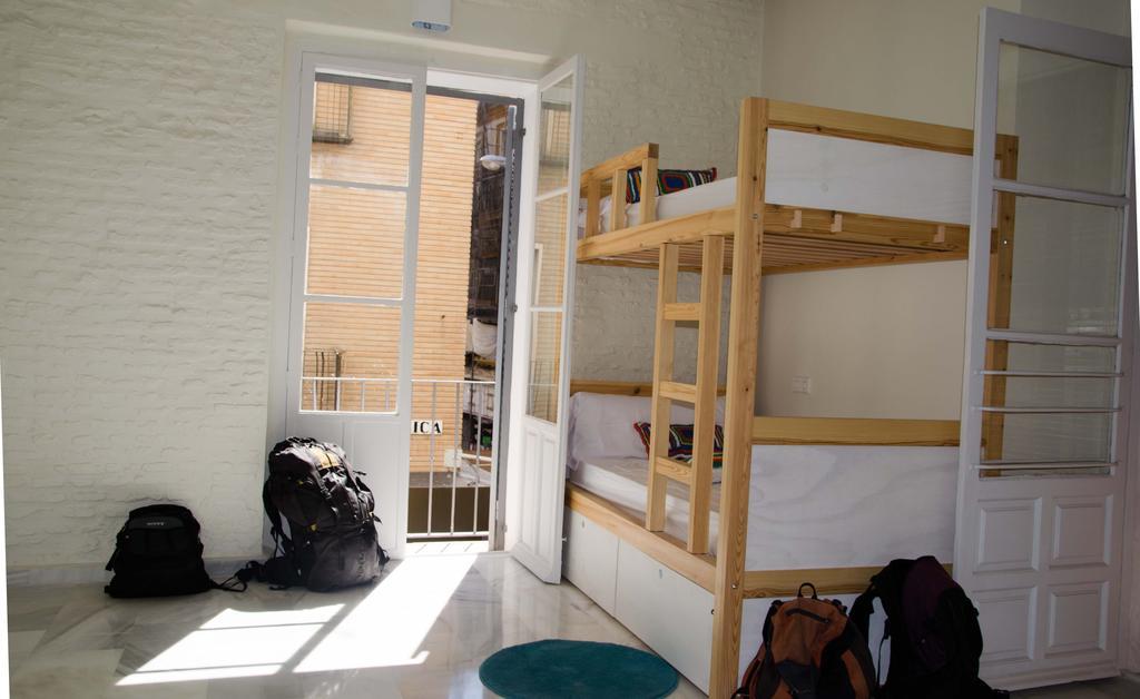 The Nomad Hostel&Pension Seville Bilik gambar
